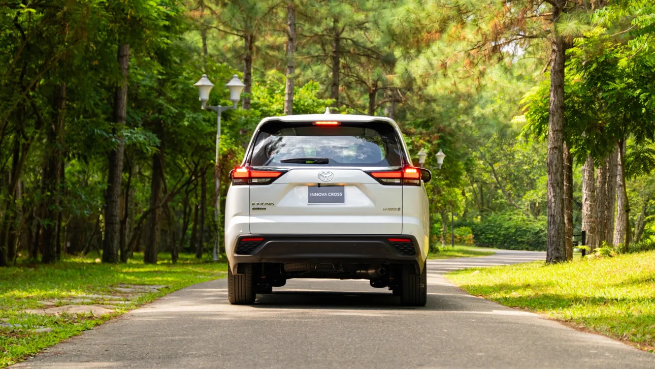 Toyota Innova Cross 2.0V