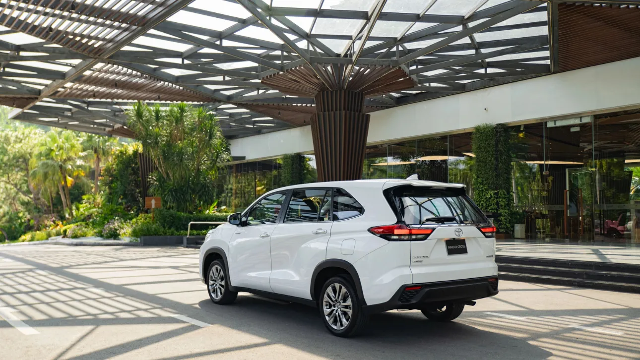 Toyota Innova Cross 2.0V