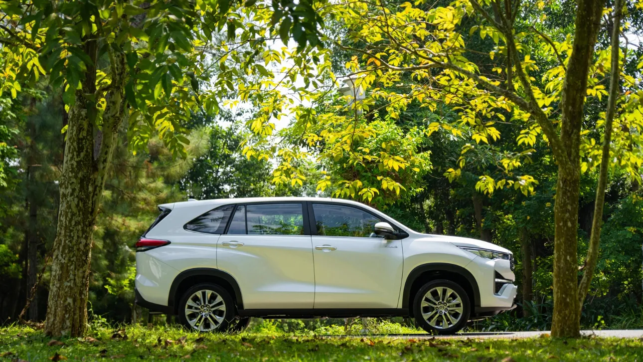 Toyota Innova Cross 2.0V