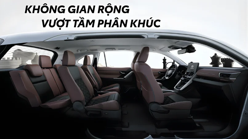 noi-that-xe-7-cho-innova-cross-rong-rai-voi-cua-so-troi-toan-canh