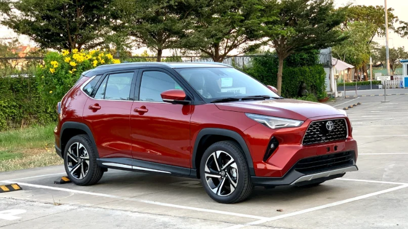 danh-gia-ngoai-that-xe-yaris-5-cho-nhap-khau-toyota-thanh-xuan