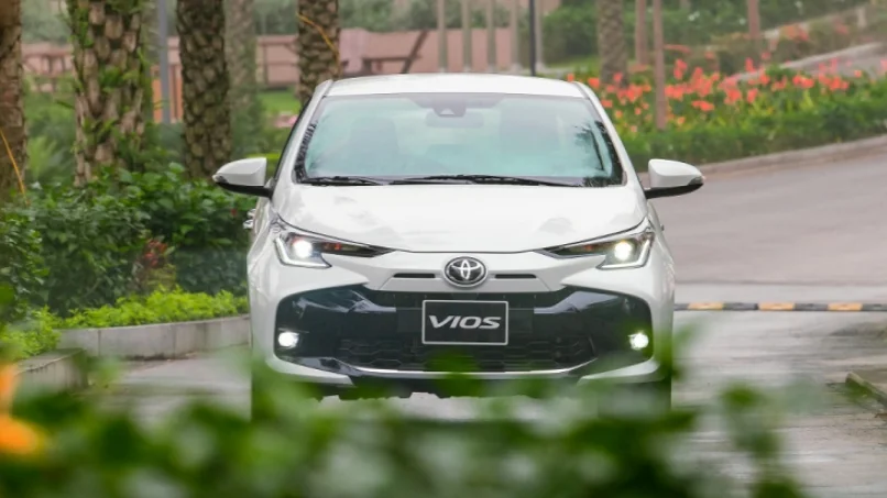 noi-that-sang-trong-va-tinh-nang-an-toan-tss-xe-vios