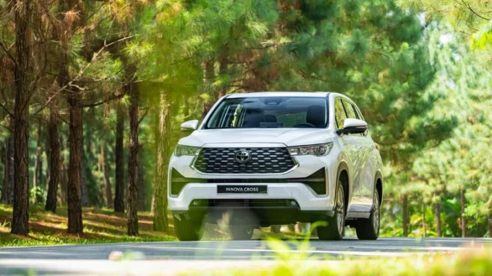 toyota-innova-2026-hybrid-mau-trang-tai-toyota-thanh-xuan-ha-noi