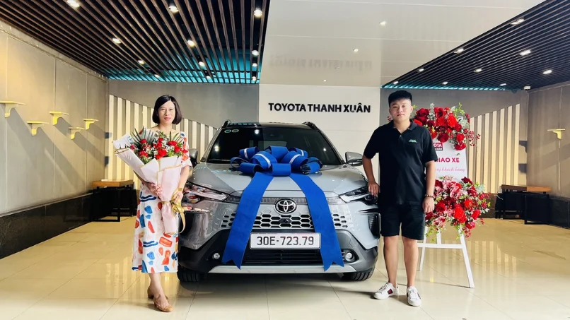 chi-tiet-cong-nghe-hybrid-va-den-led-toyota-corolla-cross-moi