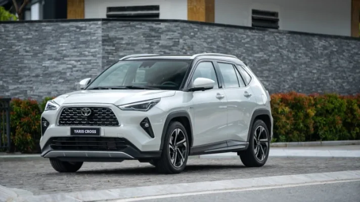 ngoai-that-xe-yaris-cross-mau-trang-ngoc-trai-tai-toyota-thanh-xuan
