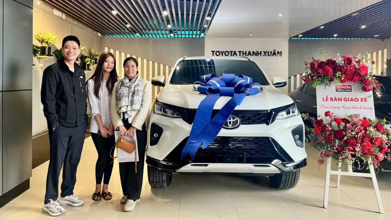 toyota-fortuner-legender-2026-mau-trang-ngoc-trai-tai-toyota-thanh-xuan 1