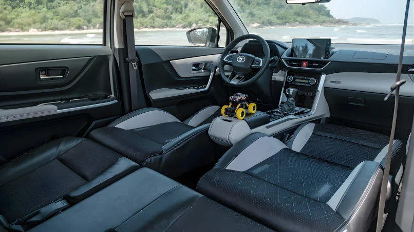 Nội-thất-Toyota-Veloz-Cross-chế-độ-ghế-sofa-linh-hoạt-cho-gia-đình