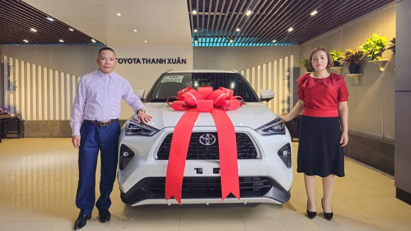 Cum radar va camera cua goi an toan Toyota Safety Sense TSS tren kinh lai xe Yaris Cross