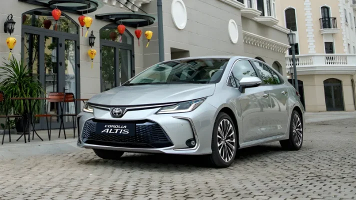 gia-xe-toyota-altis-2026-lan-banh-tai-toyota-thanh-xuan-ha-noi