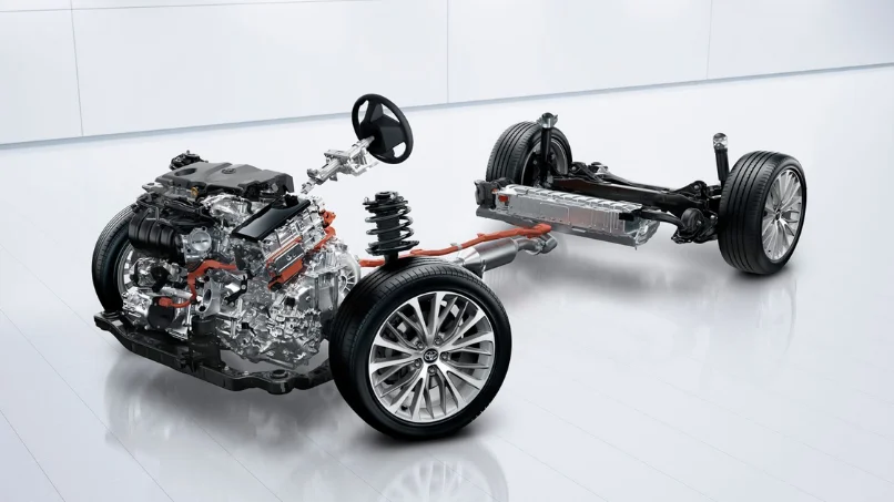 so-sanh-dong-co-xang-2.5l-va-hybrid-hev-tren-toyota-camry