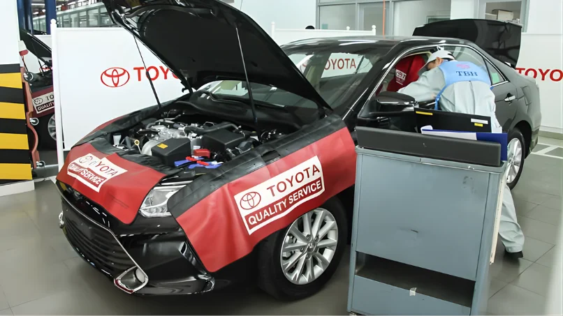 noi-that-hang-thuong-gia-xe-toyota-camry-2.5-q-hybrid