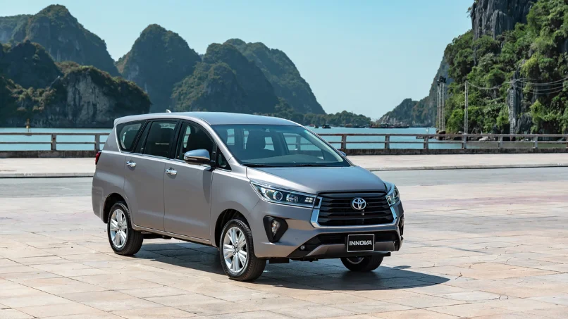 khung-gam-tnga-va-dong-co-sieu-ben-bi-tren-toyota-innova-cross 1