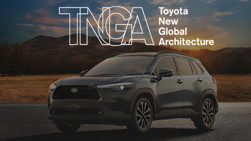 khung-gam-tnga-giup-corolla-cross-van-hanh-em-ai-trong-pho-dong