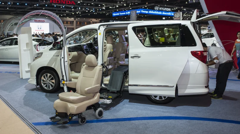 khung-gam-tnga-k-giup-toyota-alphard-van-hanh-em-ai