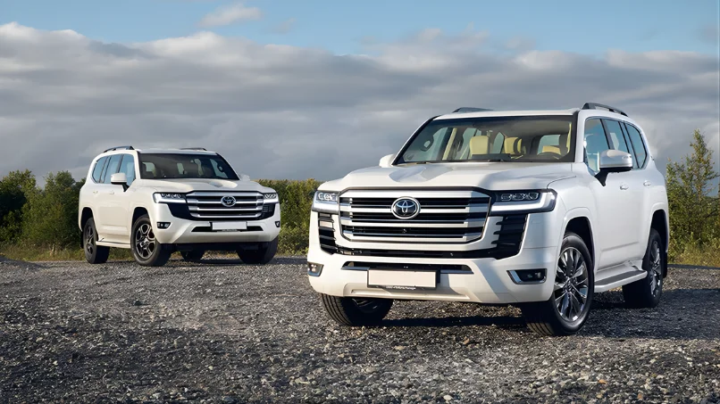 gia-xe-land-cruiser-lc300-lan-banh-tai-toyota-thanh-xuan
