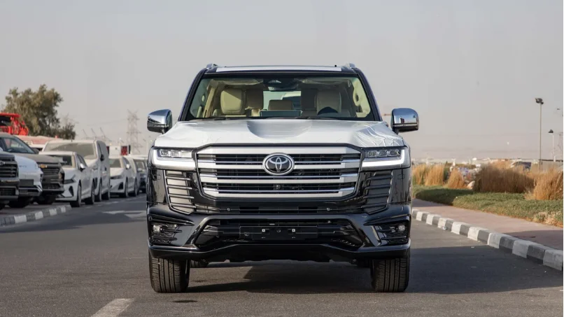 toyota-land-cruiser-lc300-mau-den-vip-san-xe-giao-ngay
