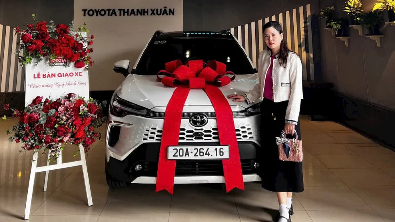 toyota Corolla cross hybrid gia đình