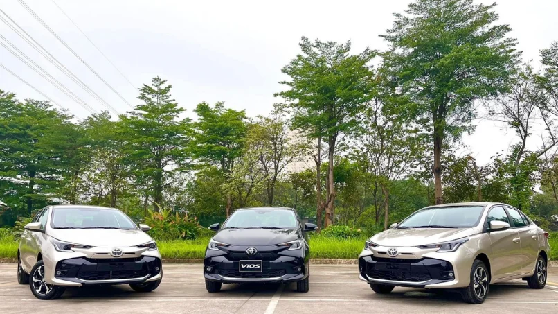 vios-1.5e-cvt-mau-bac-xe-dich-vu-gia-re-tiet-kiem-xang