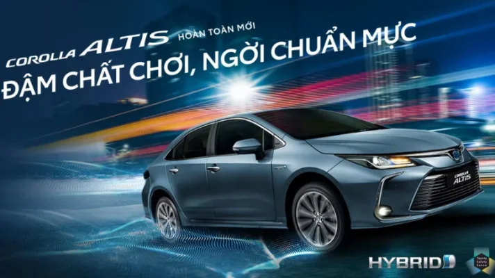 toyota-corolla-altis-1.8hev-hybrid-mau-trang-ngoc-trai-tai-showroom