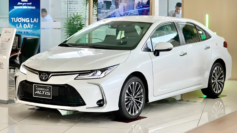 bang-gia-lan-banh-toyota-corolla-tai-ha-noi-kem-uu-dai-tra-gop