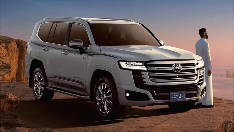 gia-xe-toyota-land-cruiser-lc300-lan-banh-moi-nhat-tai-ha-noi