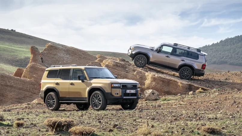 gia-xe-toyota-land-cruiser-prado-250-series-lan-banh-tai-ha-noi