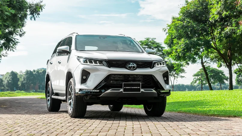 toyota-fortuner-legender-2026-xe-7-cho-toyota-may-dau-ben-bi