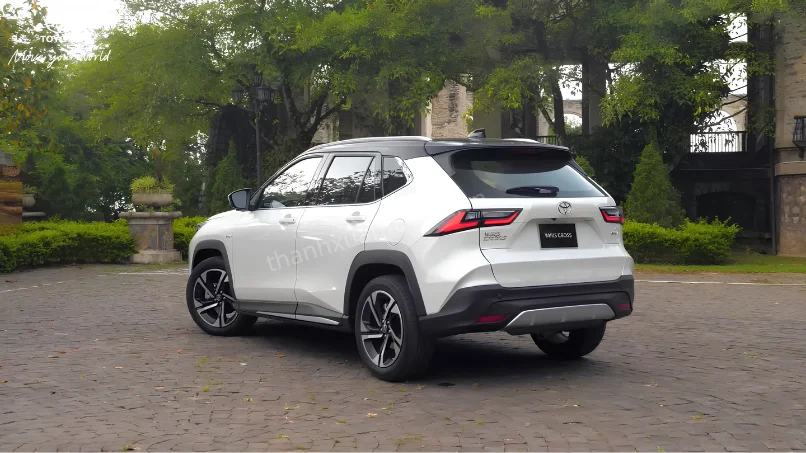 Cốp xe Toyota Yaris Cross rộng rãi