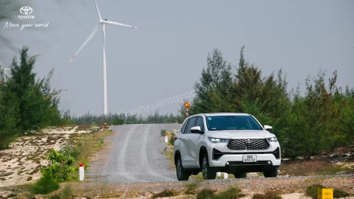 Innova Cross 2026 Đánh giá chi tiết Giá lăn bánh ưu đãi nhất