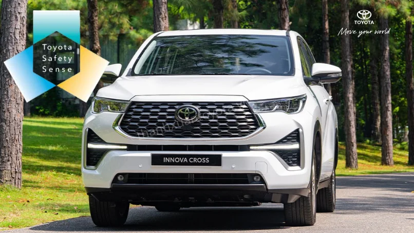 Biểu tượng Toyota Safety Sense trên màn hình hiển thị của Innova Cross 2026
