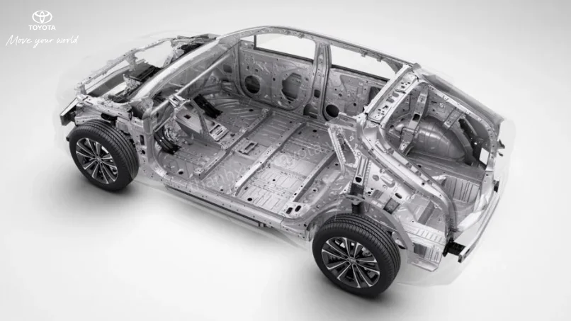 Thiết kế TNGA Innova Cross HEV khỏe khoắn với lưới tản nhiệt mới và logo Toyota viền xanh đặc trưng