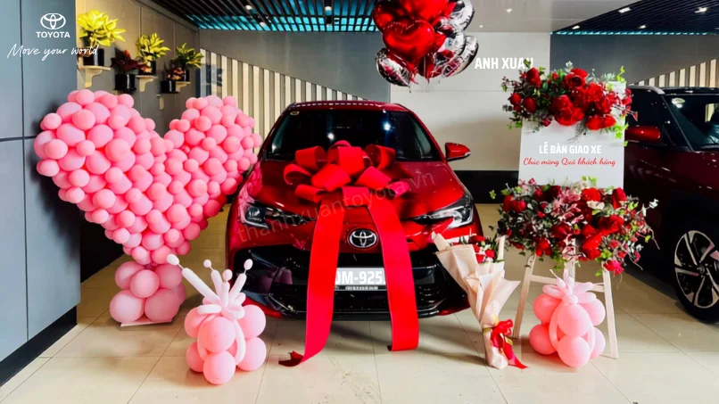 le-ban-giao-xe-vios-moi-cho-khach-hang-tai-toyota-thanh-xuan