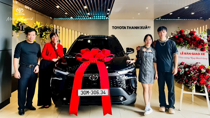lễ bàn giao xe toyota corolla cross tại toyota thanh xuân